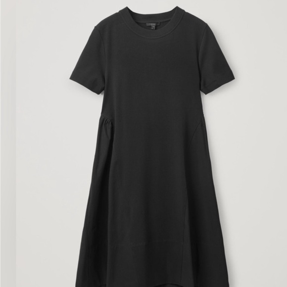 COS Dresses & Skirts - COS Black short Sleeve Dress